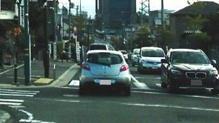 前車に追従 ペーパードライバー運転初心者に役立つ運転の豆知識