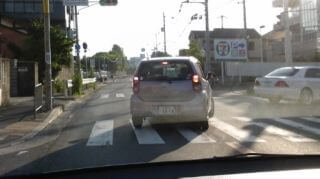 右ウインカーの右折車両 ペーパードライバー運転初心者に役立つ運転の豆知識